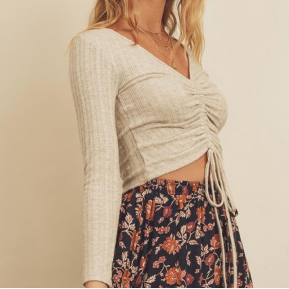 SOLD***DRESS FORUMA Ruched top! - Picture 3 of 5